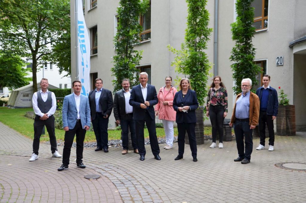 CDU-Bundestagskandidat Hubert Hüppe  zu Besuch im Klara-Röhrscheidt-Haus der Diakonie Mark-Ruhr in Schwerte, 23.08.21