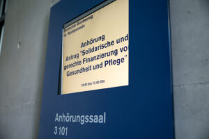 Schild Anhörungssaal