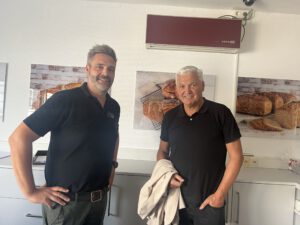 Hubert Hüppe besucht Landbäcker Stefan Braune in Bergkamen
